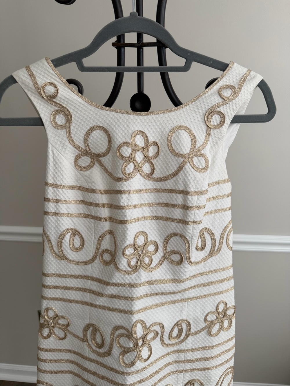Lilly Pulitzer White Sleeveless Midi Dress with Gold Floral Trim - Picture 3 of 9